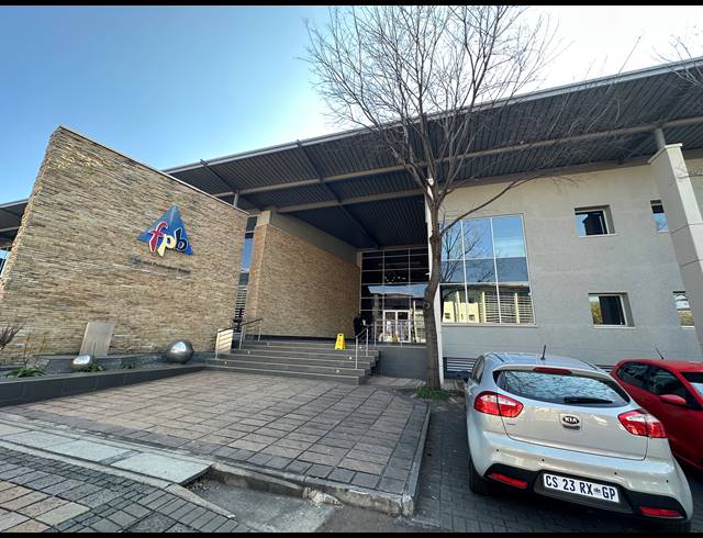 493.70M² OFFICE TO LET IN HIGHVELD